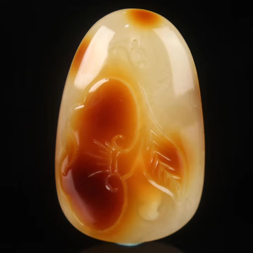 Dream Elements MENGYUANSU high-quality natural chicken fat yellow beeswax full wax belt leather exquisitely carved pretty color gourd pendant weighs 18.75g (including chain)