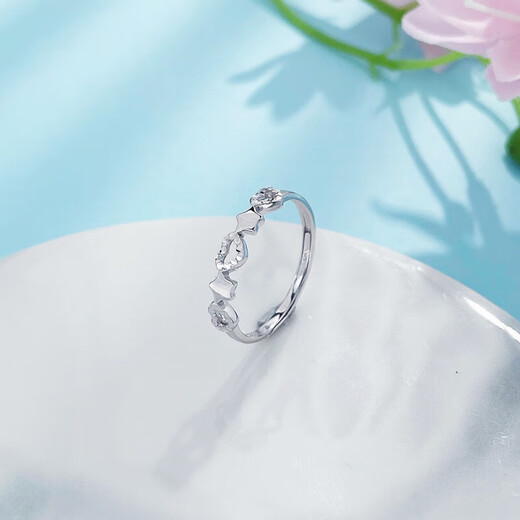 CHINA GOLD Platinum Hollow Living Silver Star Language Heart Rhythm of Love Sparkling Star and Moon Ring Heart Charm of Love Sparkling Star and Moon Ring (approx. 1.84g)