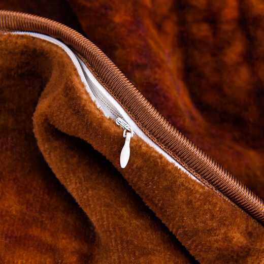 Winter thickened milk velvet four-piece bed skirt style coral velvet gold mink velvet quilt cover double-sided flannel bedding KT Bear bed sheet hanging edge style 1.8 four-piece set-quilt cover 200*230cm