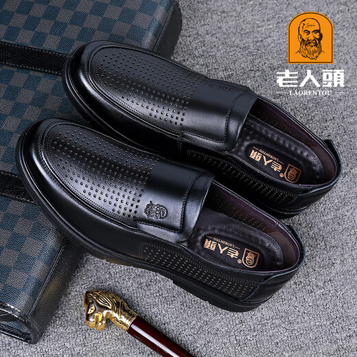 Laorentou Summer Old Man Sandals Мужские подлинные кожаные дышащие впальные впальные деловые повседневные черные 9913 Полая модель 38