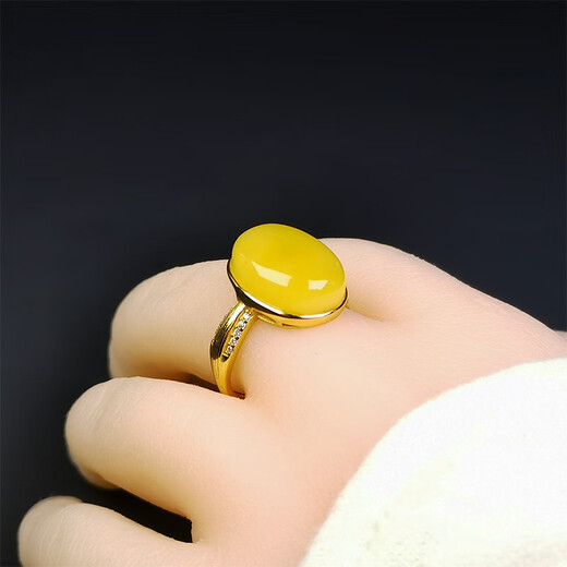 Amber School, one object, one picture, one certificate, beeswax ring, natural amber, women's model, 925 silver gold-plated inlay, live ring, 2.94 grams, 16*12*4 mm