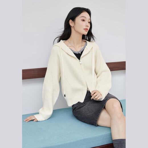 Dialogue (DUIBAI) short hooded hollow knitted cardigan for women 2025 winter new style lazy style casual zipper sweater jacket Moonlight White S