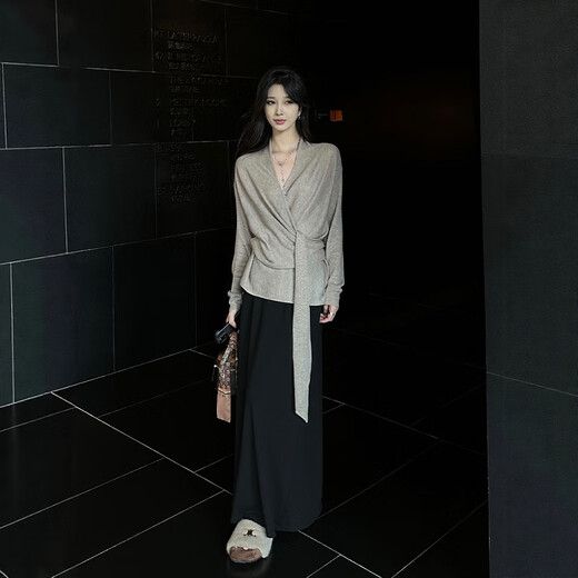 Su Yuwei old money style lazy high-end cross v-neck knitted bottoming shirt for women autumn and winter waist strap sweater inner top oatmeal color follow the store - free shipping insurance S (80-95Jin Jin is equal to 0.5 kg)