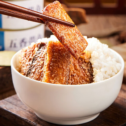 Five-spice hairtail ready-to-eat canned seafood, canned aquatic fish, spicy snacks, snacks, spicy hairtail 8 cans (five-spice 4 + spicy 4)