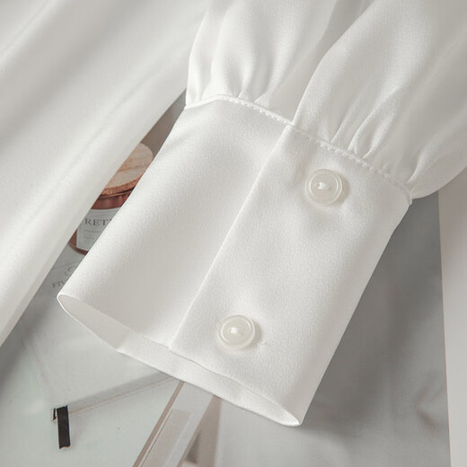 Late White New Product 2025 Autumn Casual Temperament Shirt Drape Skin Friendly V-Neck Elegant Commuting Shirt Women White S