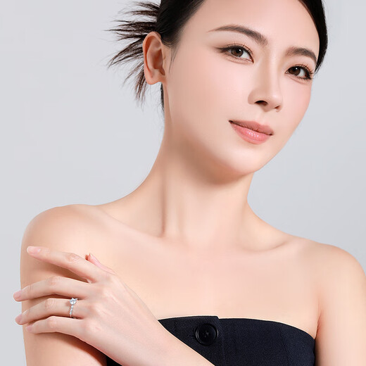 Mengjinyuan S925 silver inlaid zircon ring six-claw flashing live ring ring as a birthday gift for girlfriend, weighing about 1.80g live ring