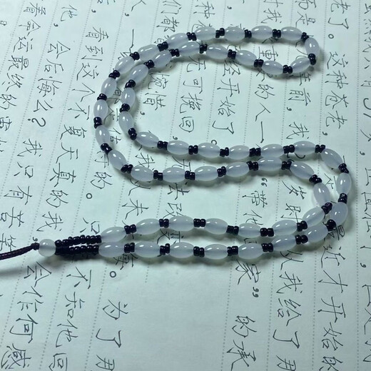 Loose beads oil green pendant lanyard Pemi bead chain necklace rope high-end pendant rope adjustable pendant rope white rice beads + black bead 6mm