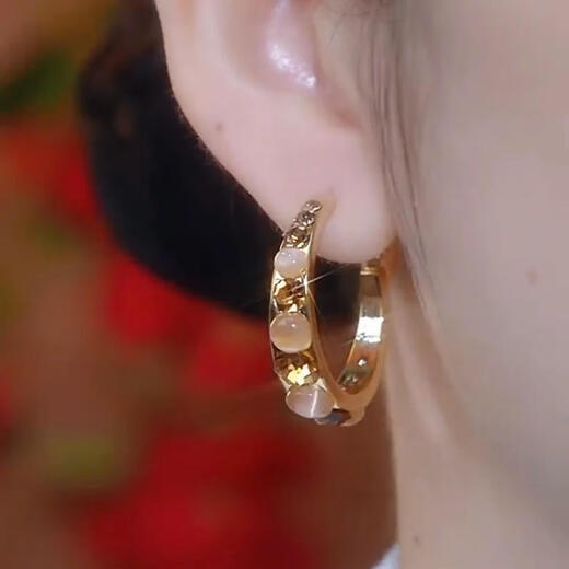 Counter quality French light luxury, exquisite and fashionable gold hoops and versatile accessories French light luxury and exquisite gold earrings