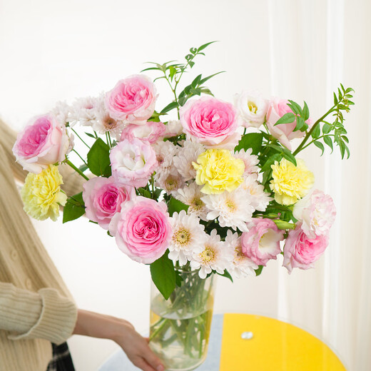 Jingdong Flowers (Poetry and Flower Language)-Kunming flower base straight hair roses lilies multi-head bouquets flowers straight hair from the source