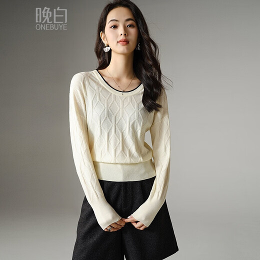 Late White New Product 2025 Winter Style Woolen Round Neck Fashion Sweater Temperament Versatile Soft Waxy Pullover Sweater Women's Beige S