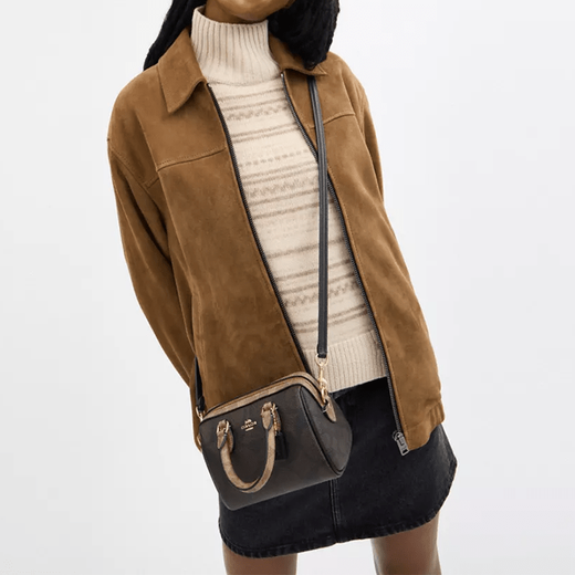 COACH Rowan 18 top zipper closure leather shoulder crossbody handbag mini women's brown gift box (basic + yellow gift box)