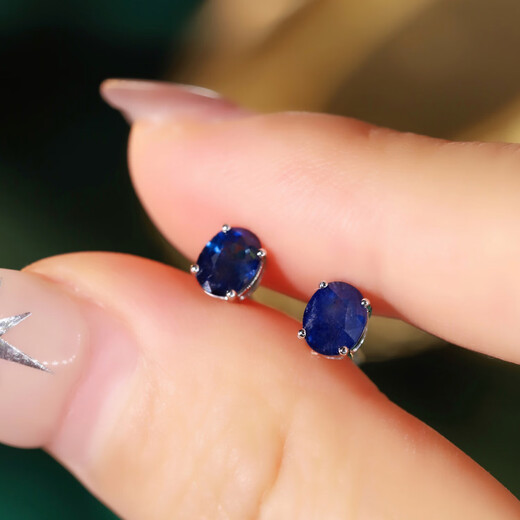 18k gold natural sapphire stud earrings, simple, versatile, small and exquisite earrings
