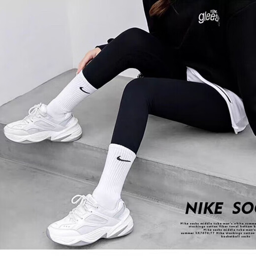 DOTSWOOSH-Nike Nike black and white classic hook mid-calf sports socks ins sports socks towels for men and women shark deodorant Nike Nike mid-tube white 3 pairs Nike Nike four seasons S (34-38 feet size)