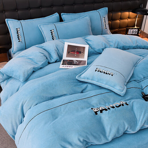 MPPMCK2025 New Red Panda Embroidery Model High Weight Milk Velvet Four-piece Set Red Panda-Baby Blue Sheet Type 1.5m Four-piece Set