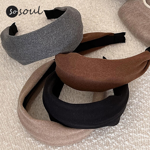 SO SOUL's new autumn and winter high skull headband is suitable for daily commuting and wide-brimmed headband for women to go out and take photos beyond the film headwear, caramel color