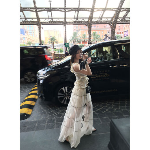 XinleiLin Hepburn's muse design lace splicing small top with bow tie long skirt top second batch 10-12 days hair XS XS