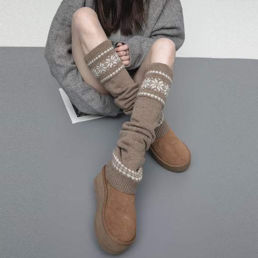 Perfect SS2L autumn and winter wool knitted pile socks for women, thickened and warm, maple leaf snowflake Christmas style, Japanese girl style, black, one size fits all