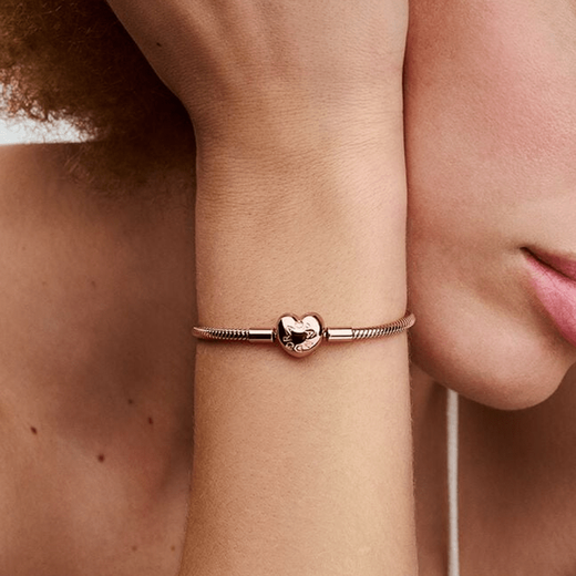 PANDORA heart-shaped buckle snake chain gold-plated copper-silver alloy bracelet women's gold gold 18 brand original box