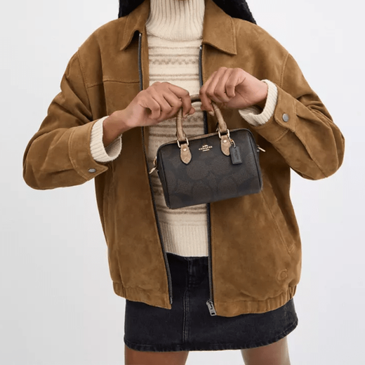 COACH Rowan 18 top zipper closure leather shoulder crossbody handbag mini women's brown gift box (basic + yellow gift box)