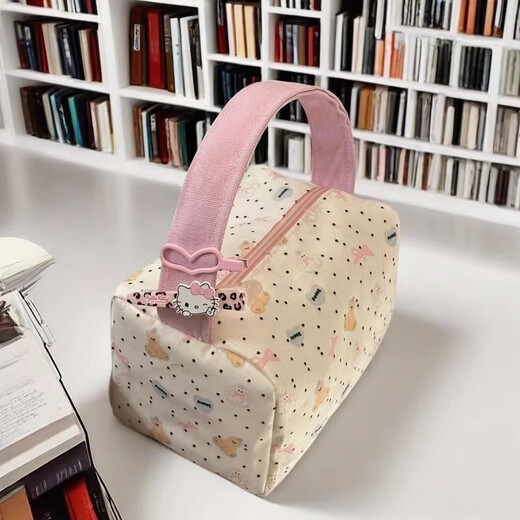 New ins cartoon bear convenient makeup and toiletry bag, travel storage bag, large capacity three-dimensional handbag, pink polka dot bear handbag