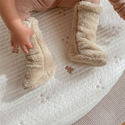 Kimmy British baby autumn and winter foot covers children's shoes thickened warm cotton shoes shoe covers foot covers sleeping baby socks khaki double layer plush socks 0-1 years old recommended (inner length 13cm)