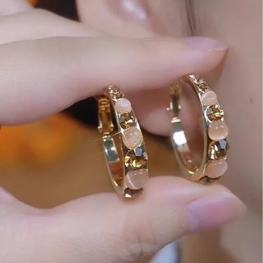 Counter quality French light luxury, exquisite and fashionable gold hoops and versatile accessories French light luxury and exquisite gold earrings