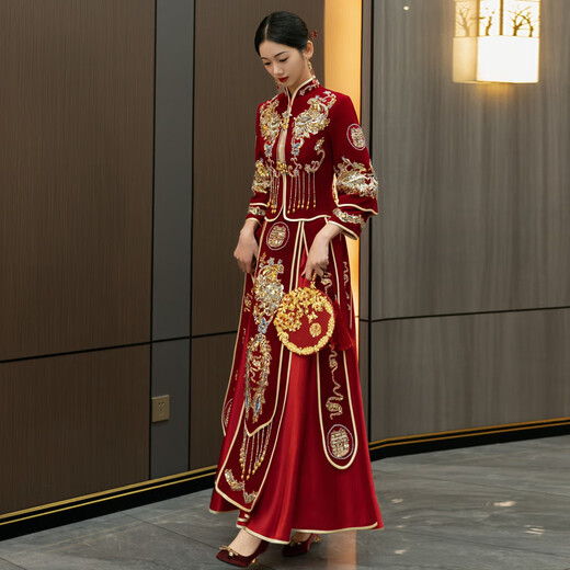 ROAR UTHAUG Xiuhe clothing 2025 new bridal wedding dress Chinese style wedding dress dragon and phoenix hanging toast dress out of the pavilion Zhenhua velvet headdress S