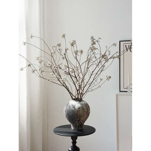Penusen small white fruit, black tallow fruit, natural branches, dried flowers bouquet, dried branches, wabi-sabi style vase, flower arrangement decoration, high sense real flowers, blue frosted vase