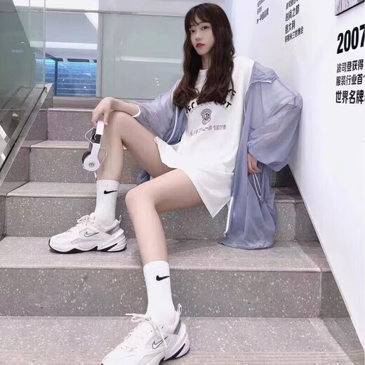 DOTSWOOSH-Nike Nike black and white classic hook mid-calf sports socks ins sports socks towels for men and women shark deodorant Nike Nike mid-tube white 3 pairs Nike Nike four seasons S (34-38 feet size)