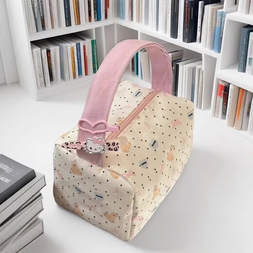 New ins cartoon bear convenient makeup and toiletry bag, travel storage bag, large capacity three-dimensional handbag, pink polka dot bear handbag