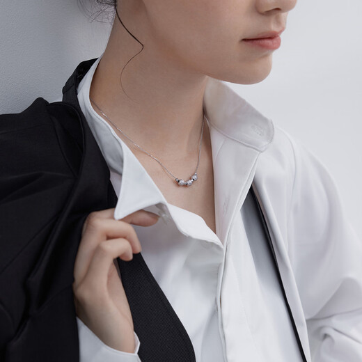 Lukfook Jewelry Platinum 950 Sparkling Flower Beads Platinum Necklace Set Chain for Gifts Price F63P0045DS 4.17g (including labor cost 450 yuan)