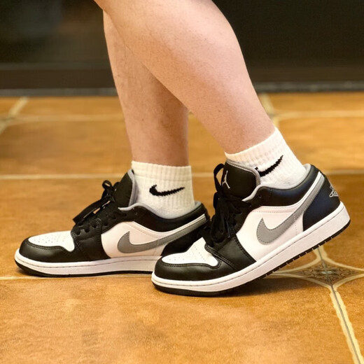Nike (NIKE) AIR JORDAN 1 LOW men's new classic retro AJ1 lightweight casual sports basketball shoes 553558-040 43
