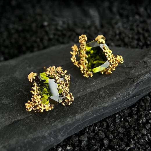 Olive green zircon flower earrings thickly plated 18K real gold s925 silver original light luxury French vine ear clip ear clip style