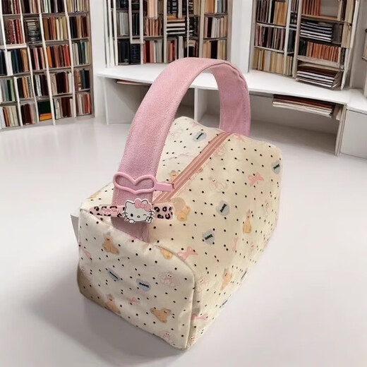 New ins cartoon bear convenient makeup and toiletry bag, travel storage bag, large capacity three-dimensional handbag, pink polka dot bear handbag