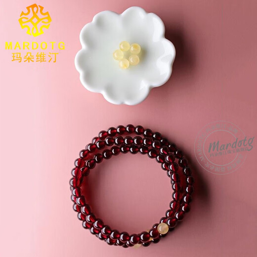 MARDOTG burgundy garnet bracelet for women with three circles and multiple circles crystal bracelet beeswax transfer bead gift three circles 5.5MM