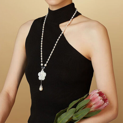 Pearl necklace long Korean version fashionable and versatile 2021 new shell flower pendant hanging chain clothes chain accessories white