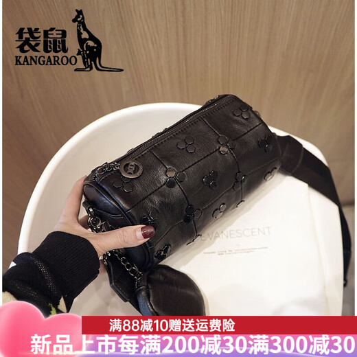 支持国货袋鼠圆桶包女斜跨2022新款潮软皮铆钉斜挎包时尚休闲宽肩带枕头包单肩老婆生日礼物13 黑色预售
