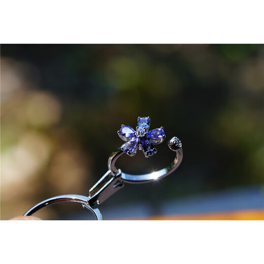 Eternal leaf silver inlaid pendant chain live broadcast Tanzanite smile integrated fine craftsmanship