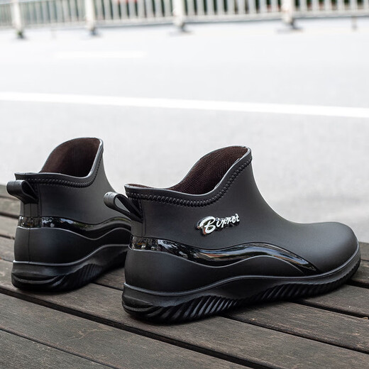 Anti-slip rain boots men's autumn and winter short-tube wear-resistant waterproof shoes kitchen wading construction site labor protection wear-resistant soft-soled rain boots men 8817 black 41
