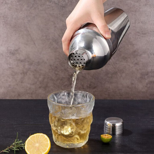 Fantasy snow cup hand shaker milk tea shop special beater set handmade lemon tea drink making tools full set of shaker cup shaker six-piece set 550ml