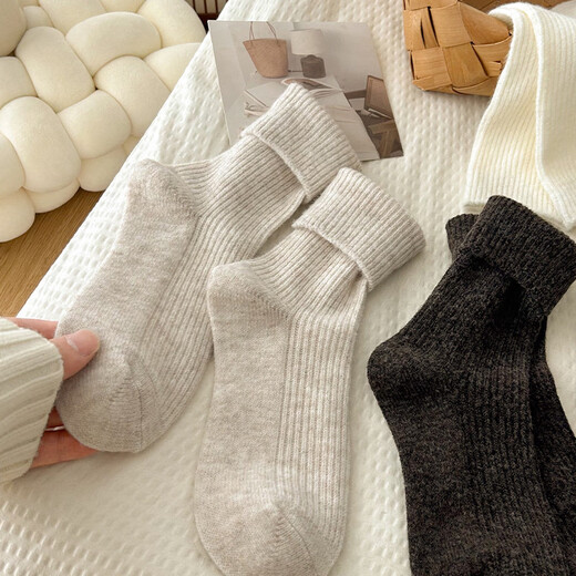 Thick wool socks for women in autumn and winter, mid-calf socks with velvet and thickening to keep warm, plush postpartum sleep socks, winter pile socks, white, beige, light gray, dark gray and black, 5 pairs, one size fits all, thickened wool, warm and not bulky