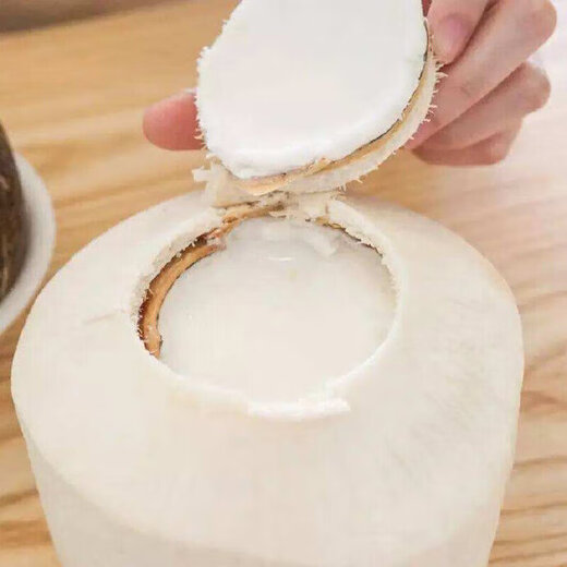 Thai perfumed coconut green, fresh coconut water, fresh fruit, now imported with original packaging - fresh fruit, Thai coconut green 1.5-2Jin Jin equal to 0.5kg / 2 pieces