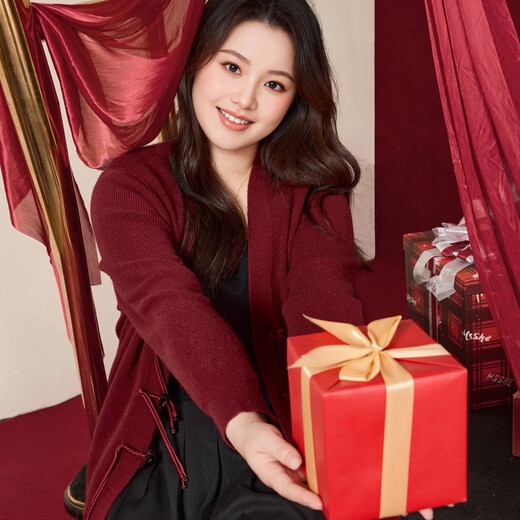 MsShe 18 Count Arctic Velvet Large Size Women's Clothing 2025 Winter New Chinese Style Plate Button V-neck New Year Sweater Jacket Persian Red Ready in Stock 3XL