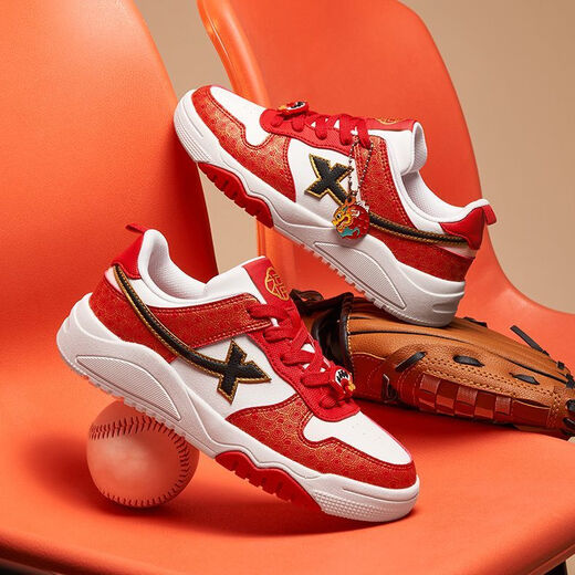 Xtep 2026 New Children's Shoes Children's Casual Shoes Boys New Year's Style Non-Slip Simple Middle and Large Children's Student Shoes Number One Red/Classic White 36