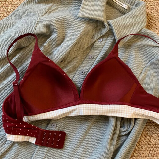 Langsha Ben Ming Nian red retro bra for women with small breasts, no rims, anti-sagging, deep V, comfortable, thin polka dot bra, burgundy polka dots 75A 34B