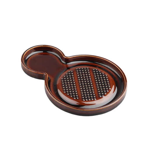 Yusen Yi Xian, freshly ground and ready to eat, grind garlic, grind ginger, grind fresh wasabi and horseradish, black