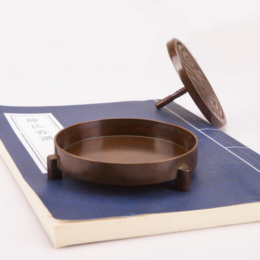 Shantou Lincun brass Su Gong three-legged furnace sealing furnace household ring fumigation furnace sandalwood furnace antique copper color enlarged 9 cm round gray pressure