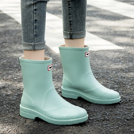 Pull-back rain boots for women, fashionable outer wear, non-slip mid-length and short-length water shoes, summer adult sweet rain boots, green 36