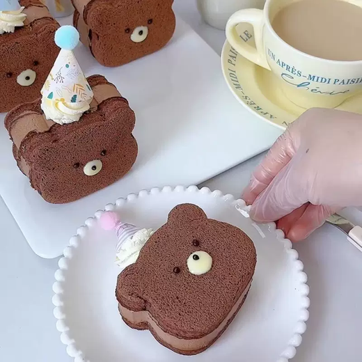 Yusenyi Internet celebrity cartoon birthday cake press mold kitten bear fondant biscuit baking plastic cutting tool bear mold bear mold 1g