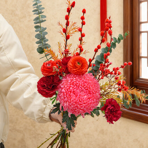 Give you a small red flower. Mix and match bouquets for New Year gifts.